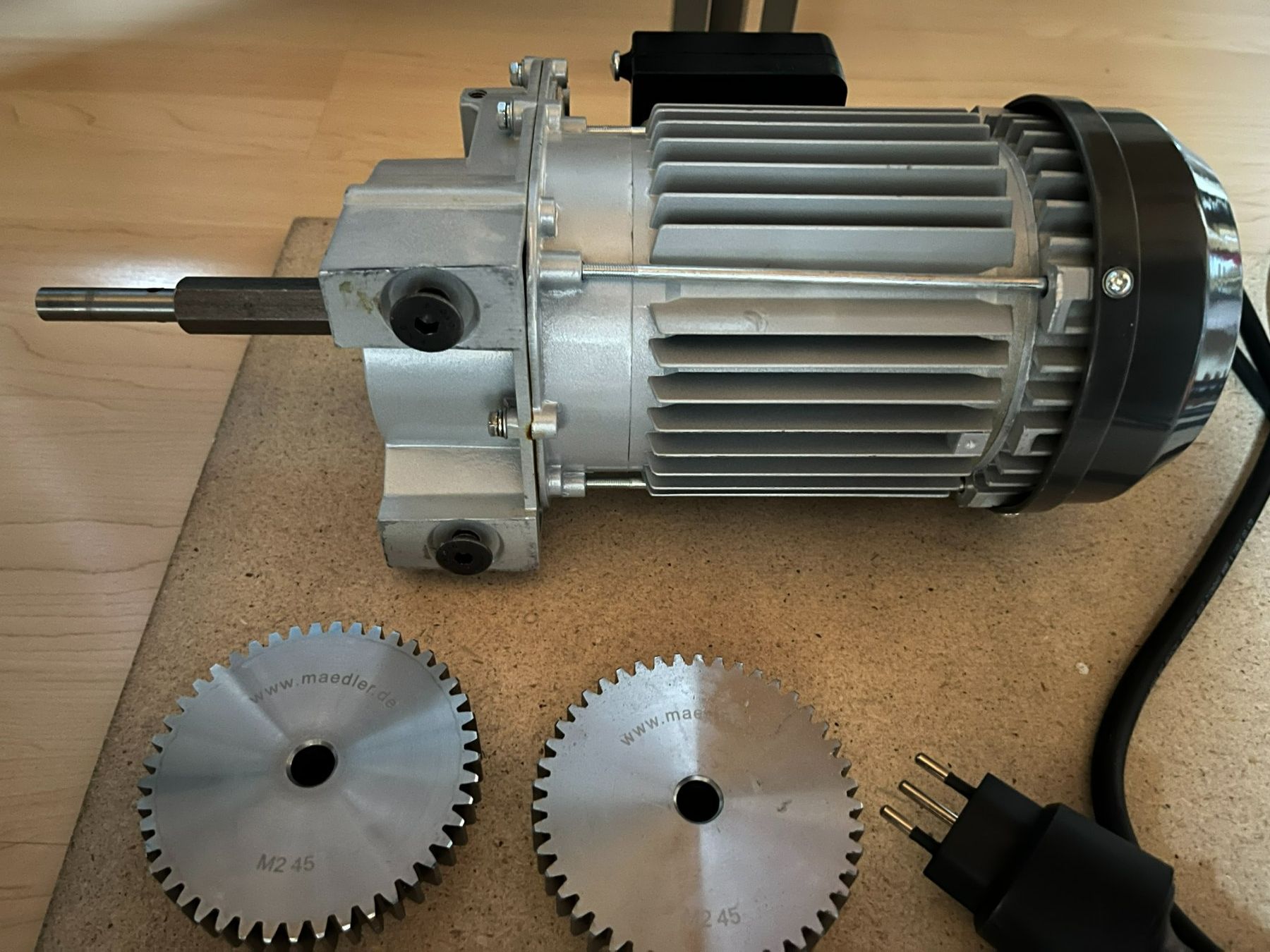 Motoren: Herkules Elektro-Seilhebezug SHZ 600-1 mit 2 Zahnräder – Gebraucht aus Niederwangen BE von samstagsonntag 2