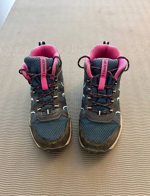 Scarpe per ragazzi: Merrell Wanderschuhe Kinder / Blau Synthetik / Gr 33 – Usato da Wettswil venduto da Dukefunk