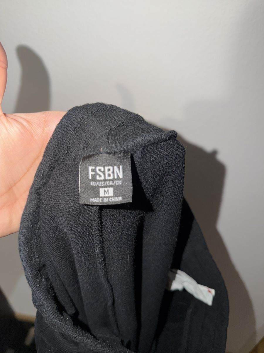 Pantaloni: Schwarze FSBN Jogginghose – Usato da Dübendorf venduto da SpyridoulaT 1