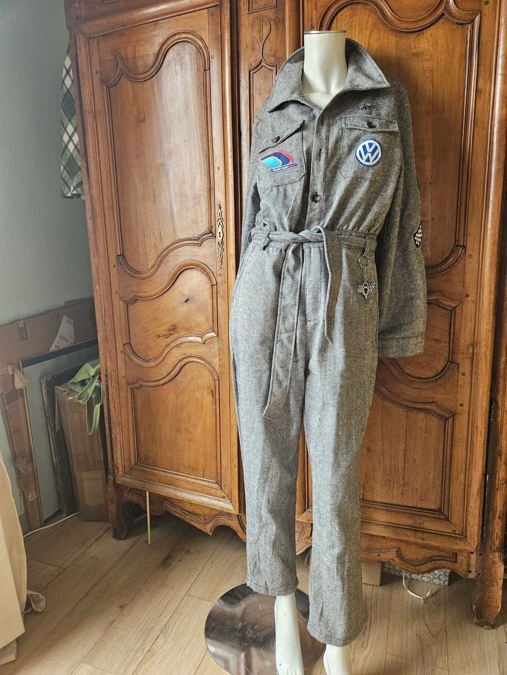 Tute: combinaison Pilote esprit vintage 40 course automobile – Nuovo e nell'imballaggio originale da Thônex venduto da lacomtessedesfees