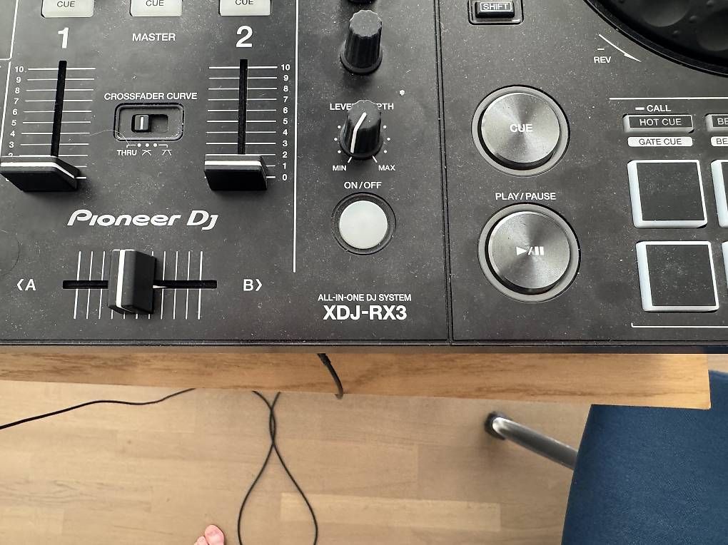 Pioneer Console di mixaggio: Pioneer XDJ RX-3 – Usato da Einsiedeln venduto da luc_c2ld 3