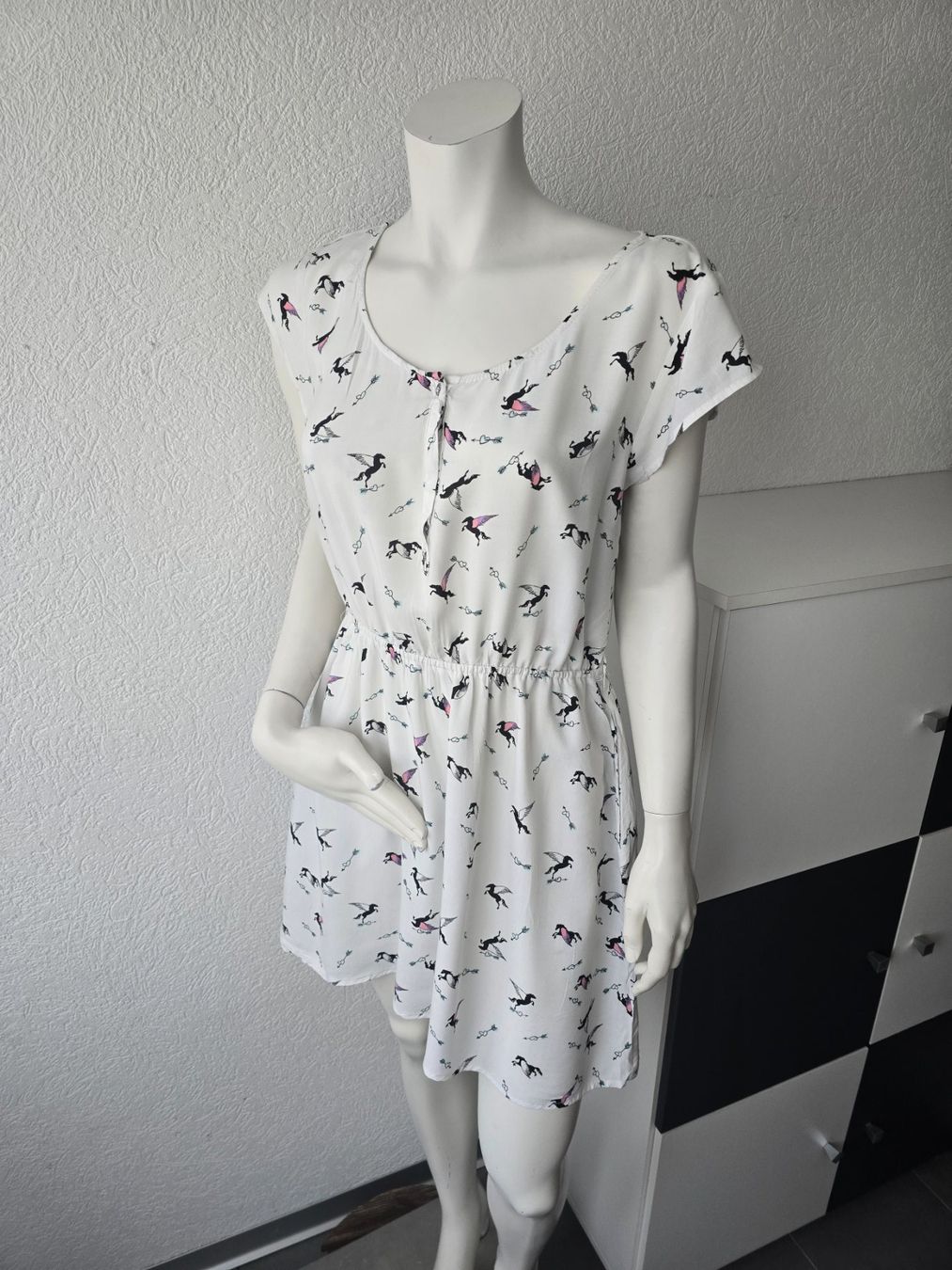 Kleider: Robe LICORNES T-M – Gebraucht aus Les Verrières von kitel79