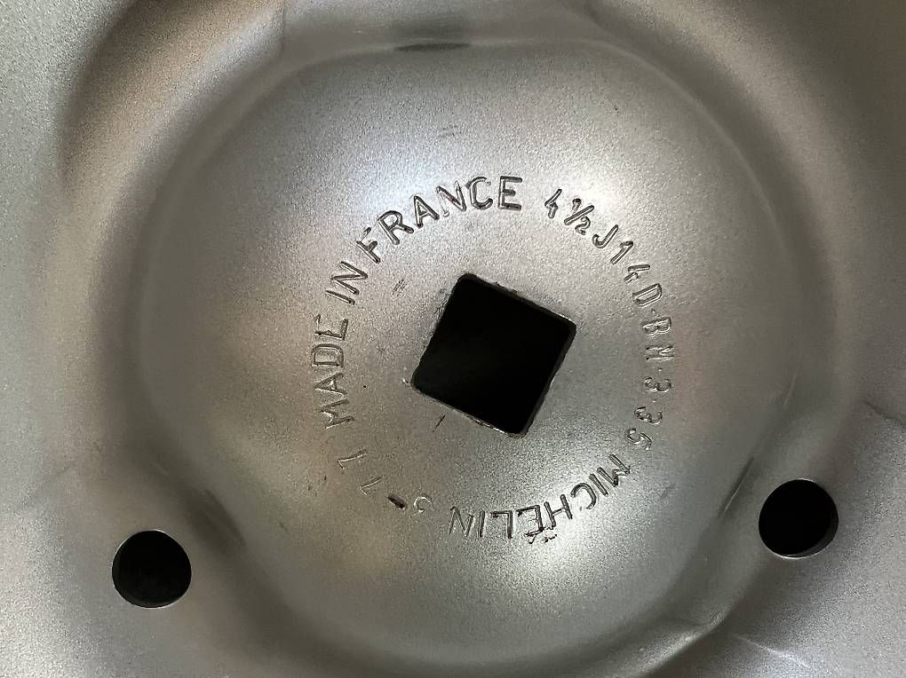 Peugeot Felgen: Peugeot 304 5 St. Stahlfelgen – Gebraucht aus Gontenschwil von lot_qxr9 3