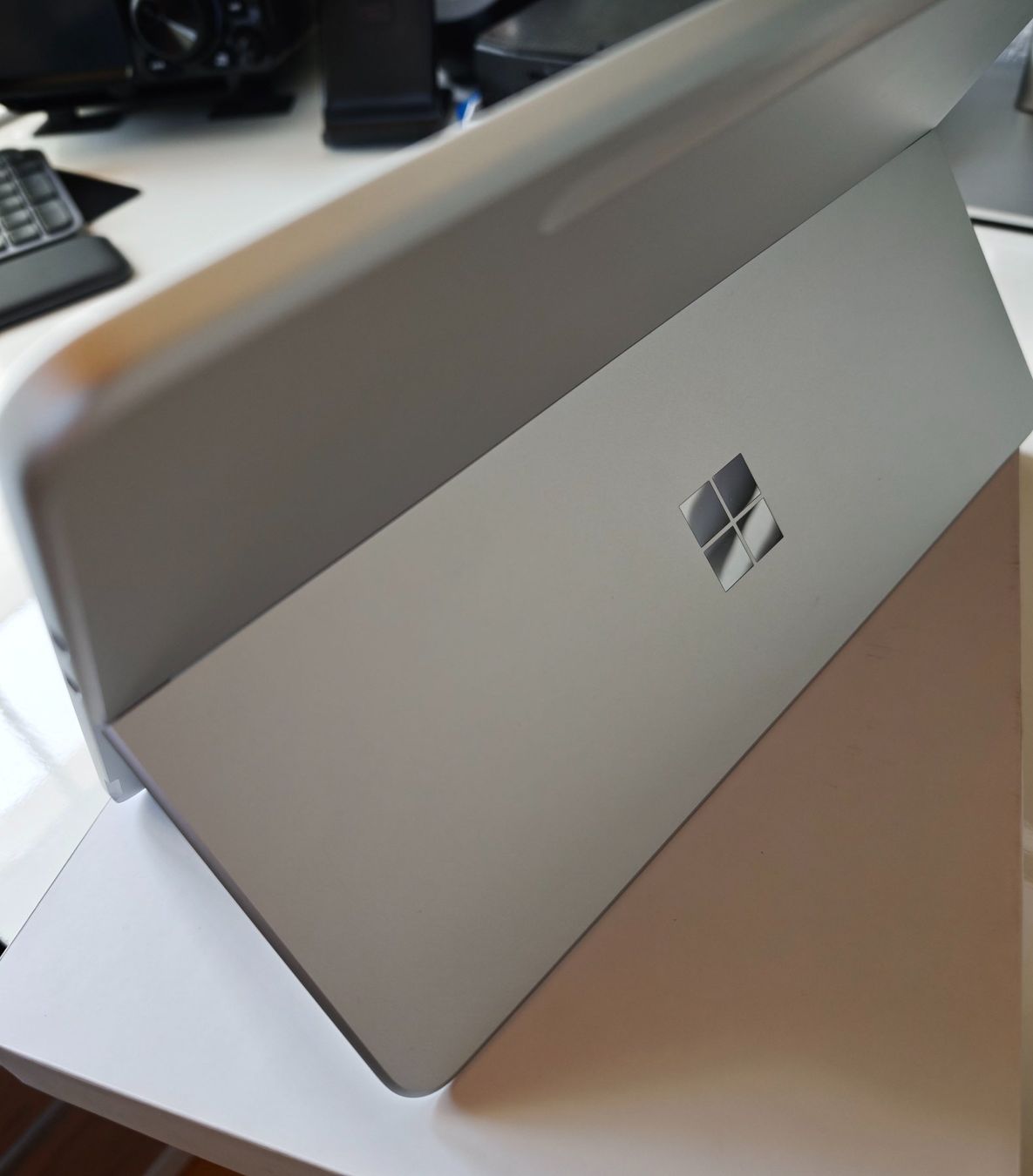 Microsoft Tablet PC: Microsoft Surface Pro - Copilot+ PC - 12" - 256 Go, 16 Go – Usato da Neyruz FR venduto da PaDu_4 8