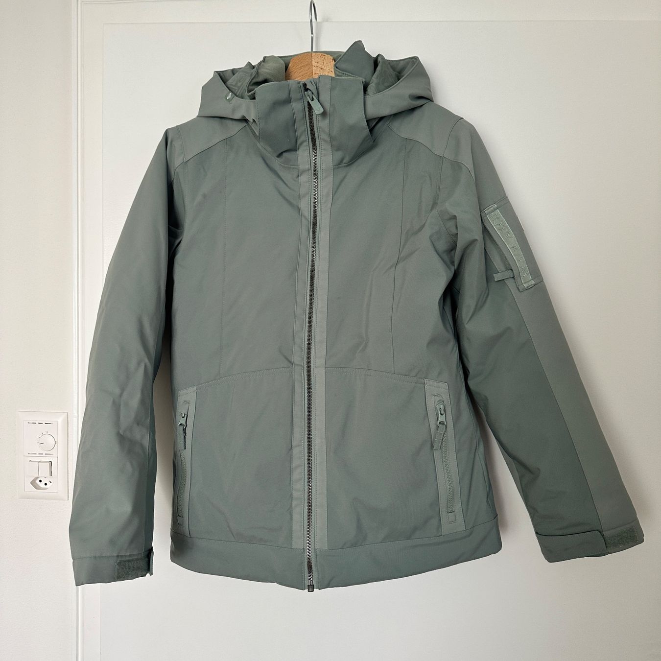 Roxy Giacche & Cappotti: Roxy Snowboardjacke, Mädchen, Gr 152 – Usato da Winterthur venduto da angeles18