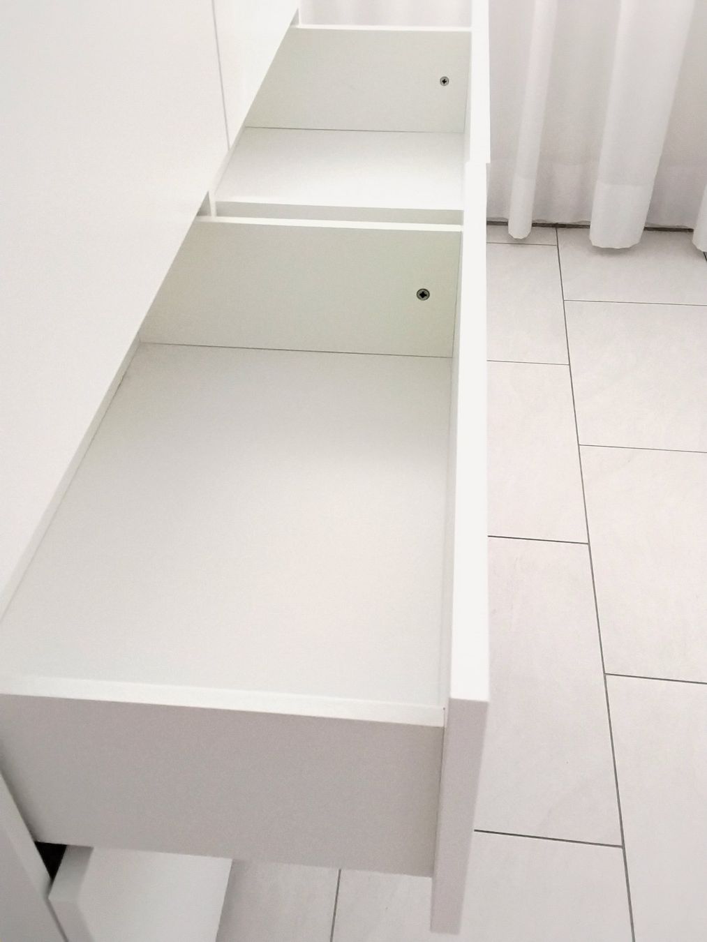 Pfister Scaffali: Elegantes Highboard Regal weiss – Usato da  venduto da  6