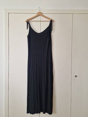Schwarzes langes Sommerkleid - Grösse L