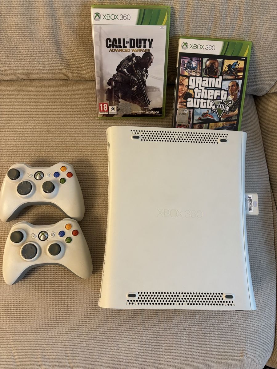 Microsoft Konsolen: Xbox 360 Arcade con 2 controller e 2 giochi usata, ben tenut – Gebraucht aus Zürich von tom_9gsk 1