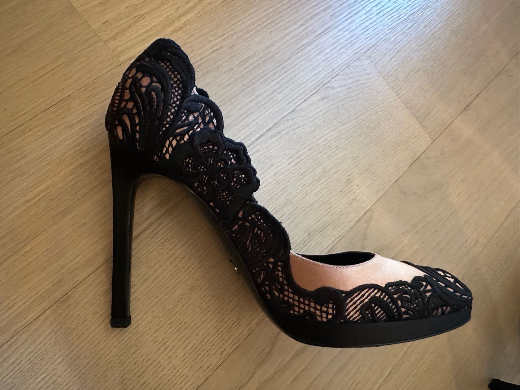 Armani Scarpe da donna: Vintage Giorgio Armani shoes – Usato da Dallenwil venduto da ZD2019 2