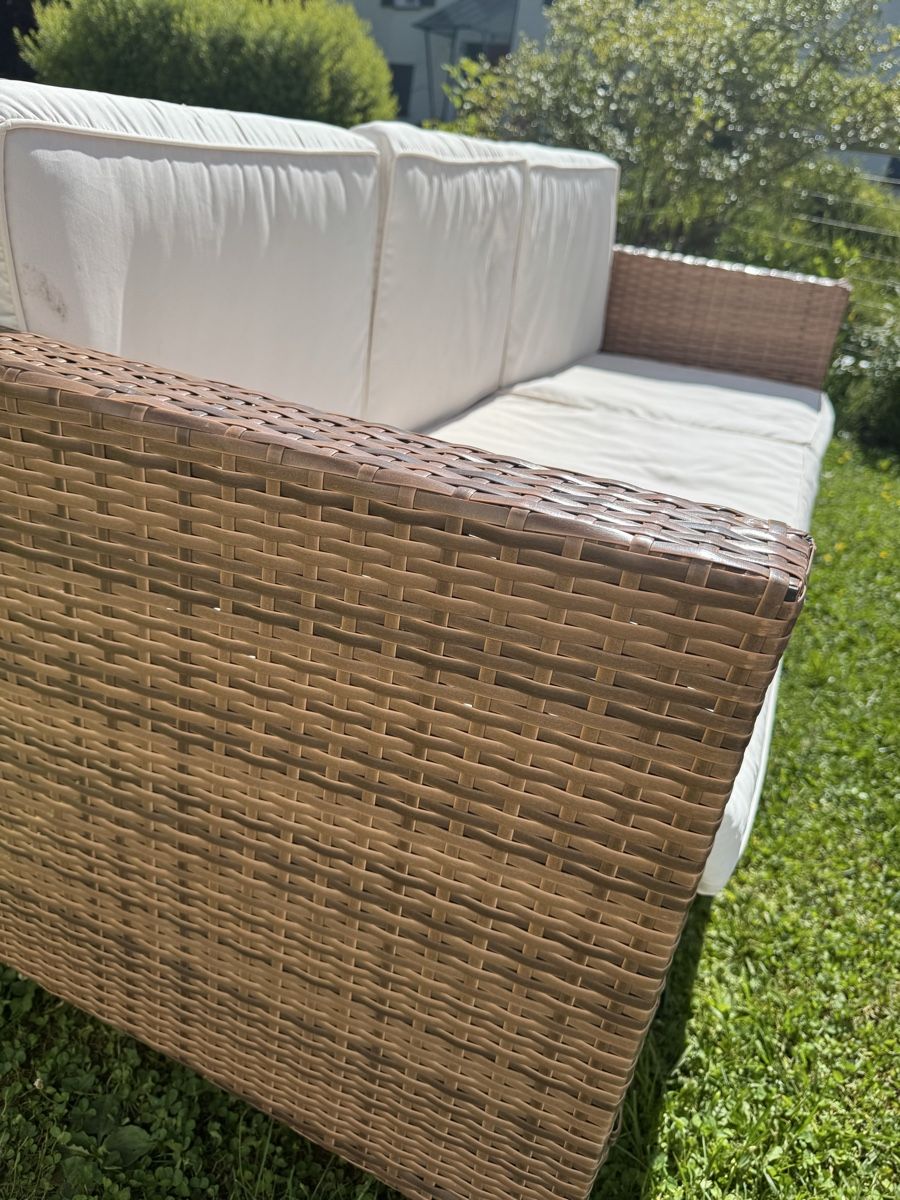 Sedie a sdraio: Rattan Sofa (3 seater) with table  – Usato da Meilen venduto da gpiperuk 2
