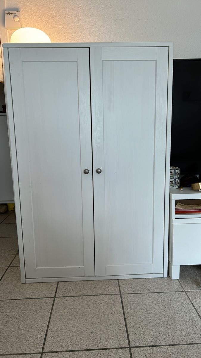 Armadi: White Wall Cabinet with Double Doors – Usato da Genève venduto da Noemie.wrmsi