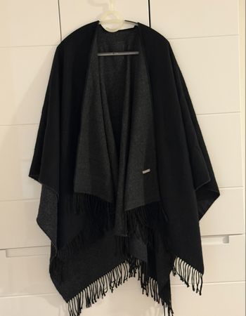 Bata  Poncho mit Fransen