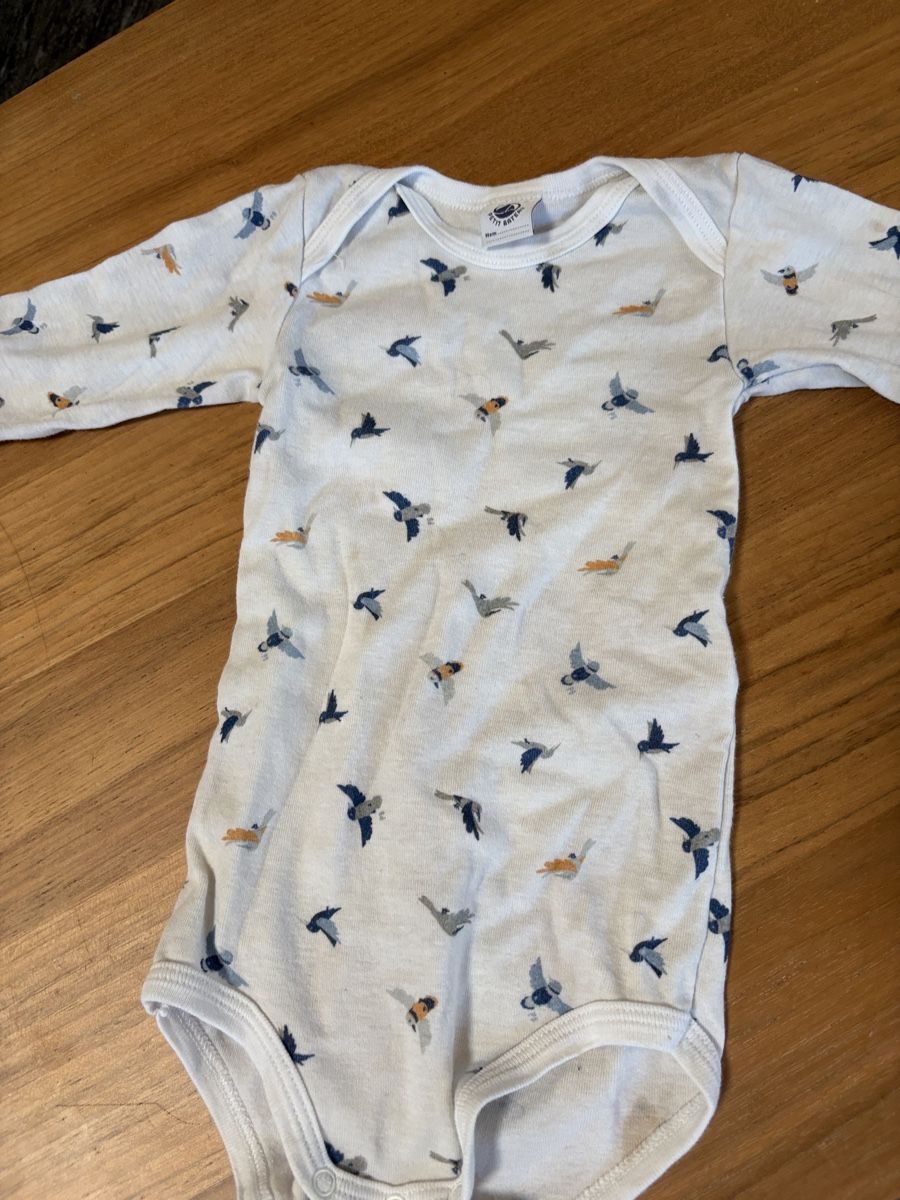 Petit Bateau Biancheria intima: Body oiseaux Petit bateau 81cm – Usato da Lausanne venduto da Soins 1