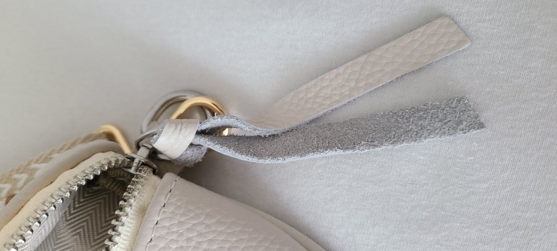 Sacs femmes: Bauchtasche aus Leder – D'occasion à Basel par Luzora 4