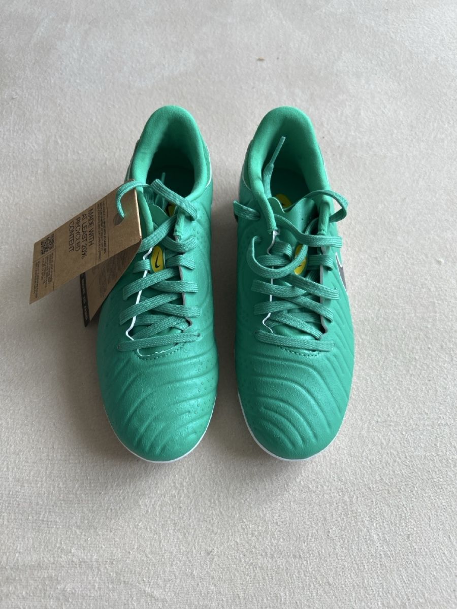 Crampons de foot anciens neufs (jamais montés sur des