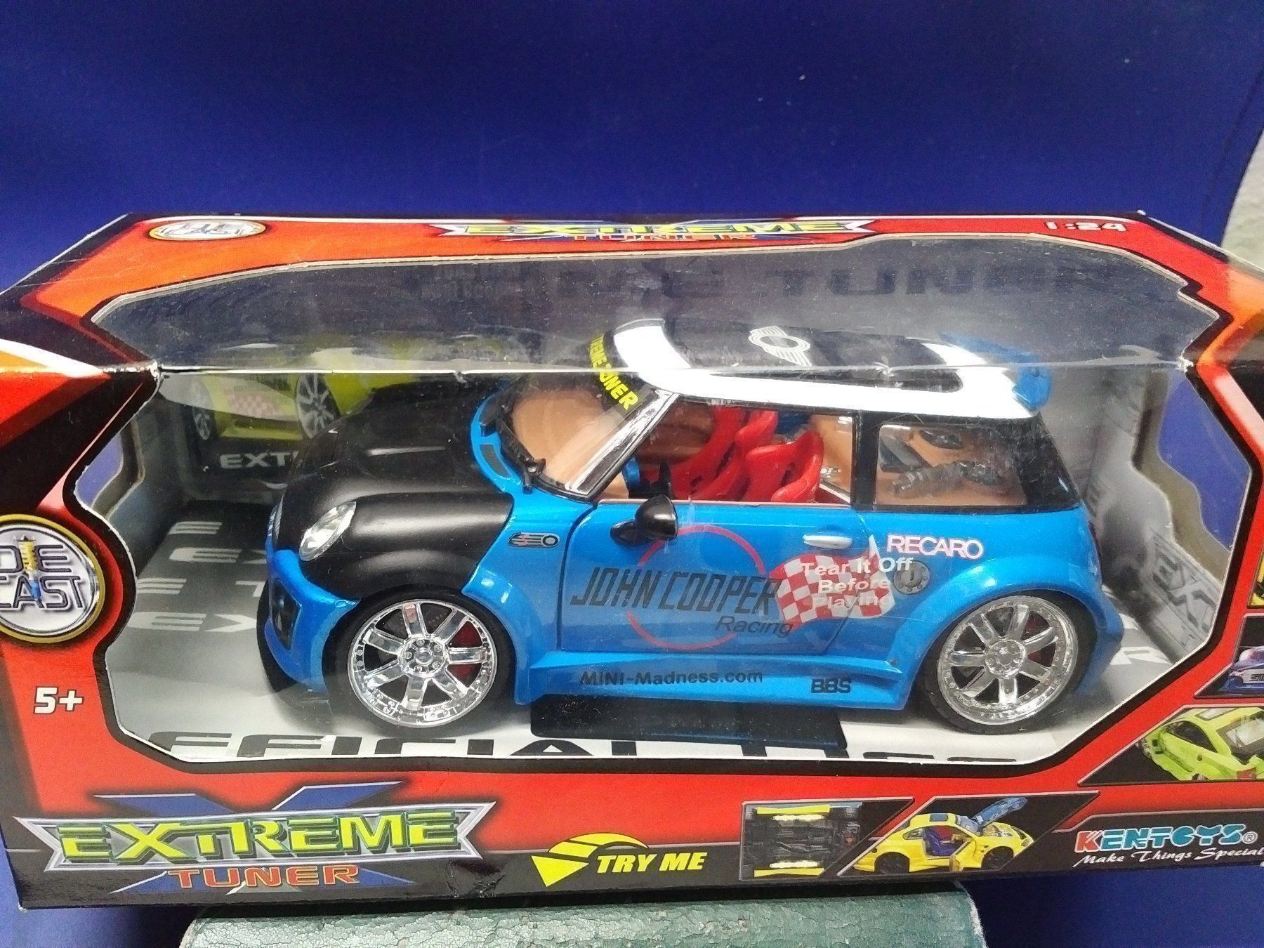 Modellini d'auto: 1:24 Mini John Cooper Kentoys – Nuovo e nell'imballaggio originale da Fribourg venduto da 911cc