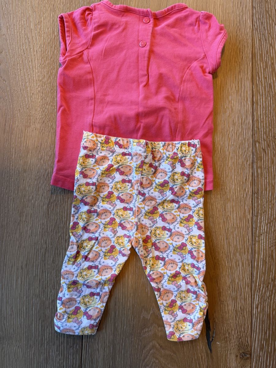 Hello Kitty Lotti & Set di vestiti: Hello Kitty Set Grösse 56 – Usato da Pragg-Jenaz venduto da gobrist 3