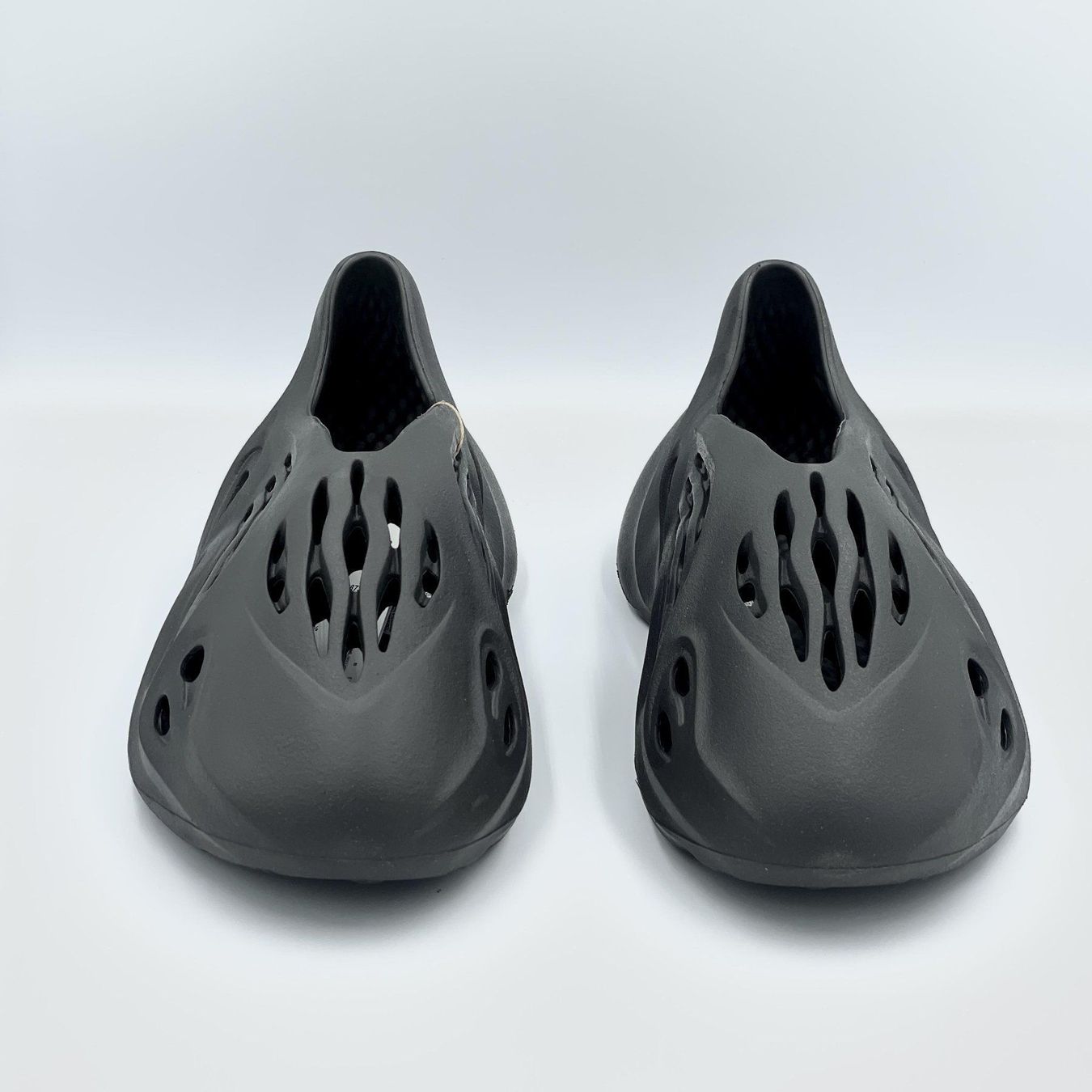 Adidas Scarpe da uomo: Adidas Yeezy Foam Runner Onyx EU 46 – Nuovo e nell'imballaggio originale da Erlinsbach venduto da sasneakers 4