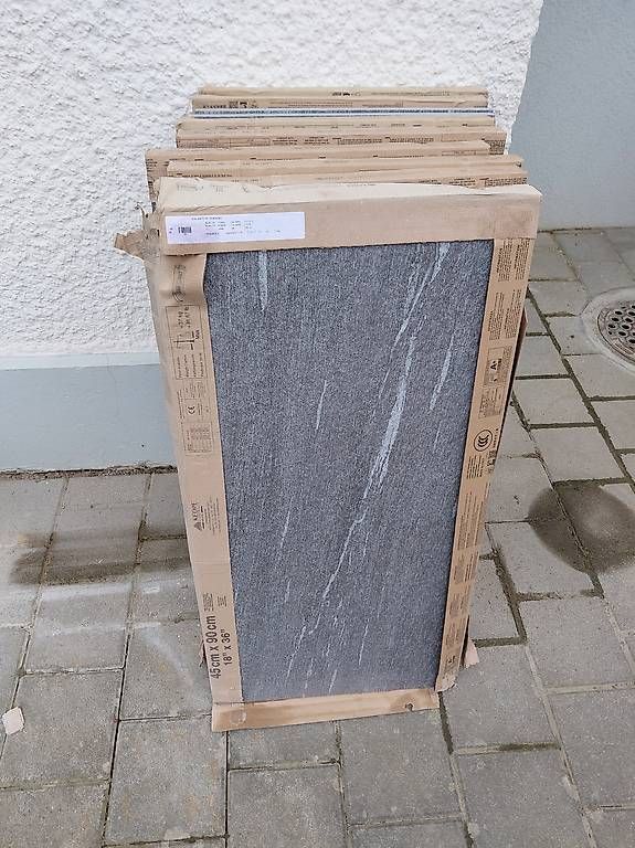 Bodenbeläge: Feinsteinzeug Gehwegplatten – Gebraucht aus Kölliken von Rose082 3