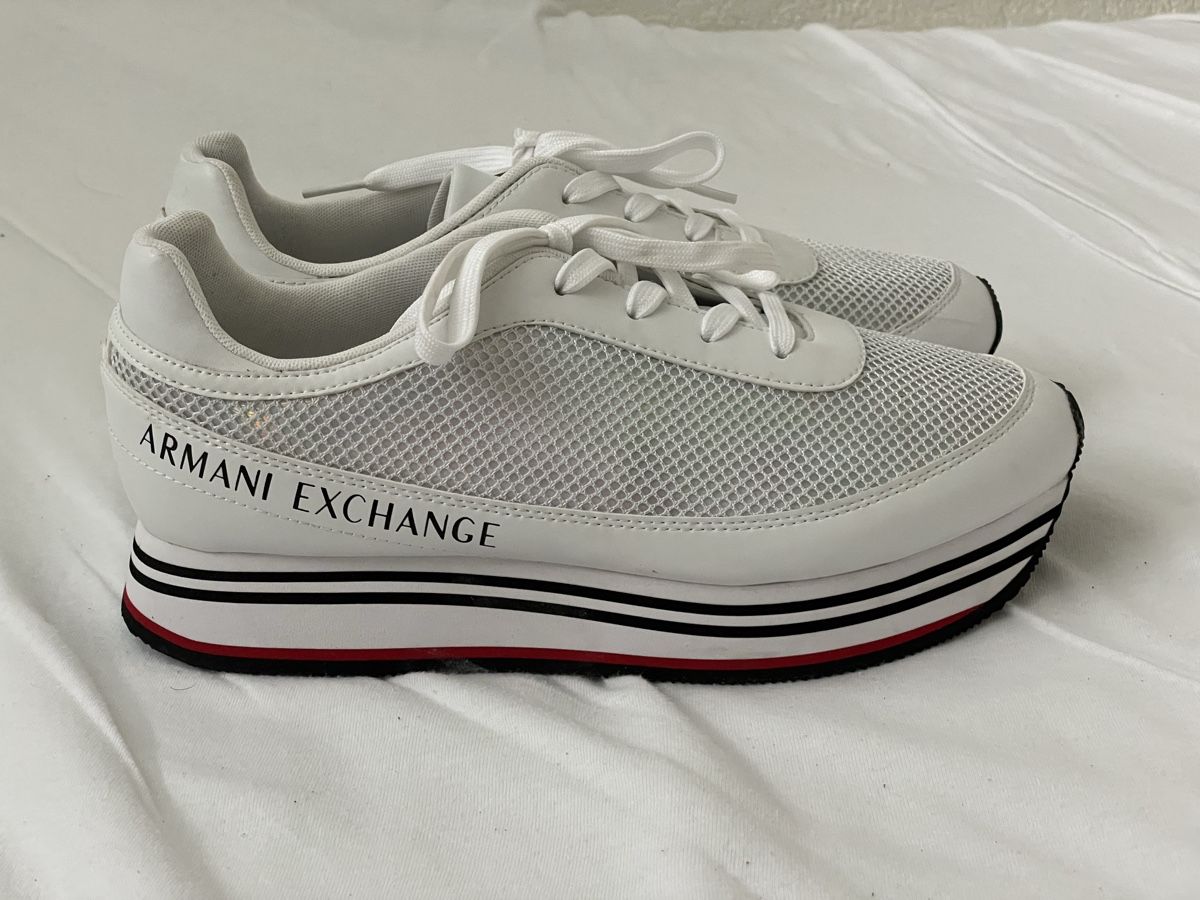 Armani Scarpe da donna: Sneakers ARMANI EXCHANGE Gr. 40, neu – Nuovo e nell'imballaggio originale da Zollikon venduto da yaris0505