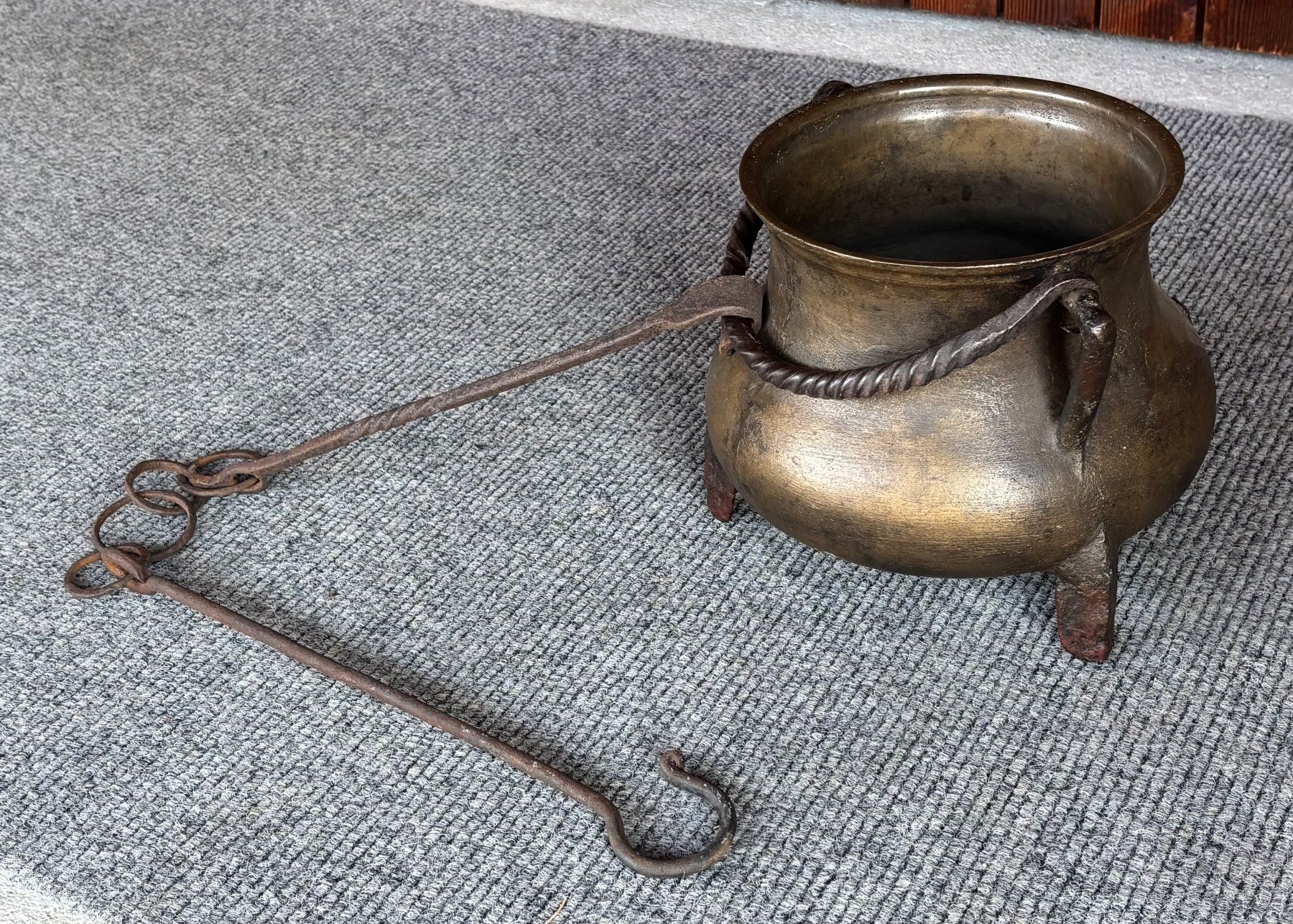 Altro per la casa: antiker Bronzekessel, Topf mit Aufhängung – Usato da Lüchingen venduto da Eeizo 1