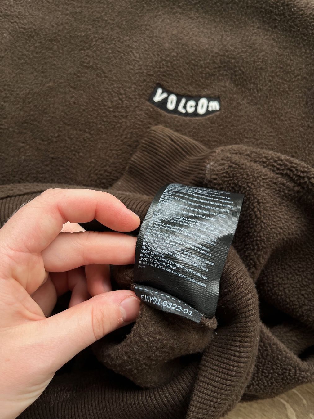 Pullover & Sweatshirts: Volcom Pullover – Gebraucht aus Zuzwil SG von dieschnellemichelle 3