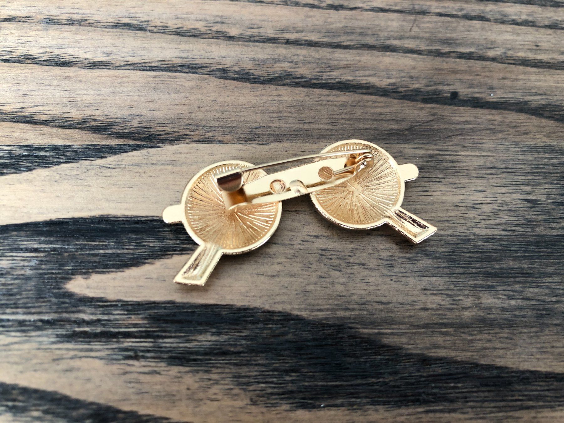 Placchette & Badge: Pin Anstecker Brosche Sonnenbrille – Nuovo e nell'imballaggio originale da Berg am Irchel venduto da Zweiti_Chance 1