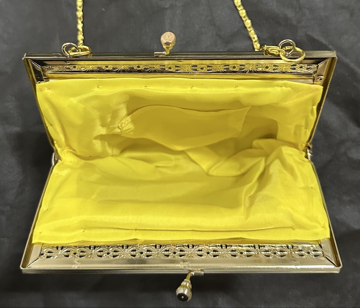 Borse da donna: Handverzierte Handtasche – Nuovo (secondo la descrizione) da Winterthur venduto da CW99 2