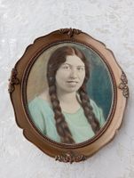 Antiker Ovaler Bilderrahmen mit koloriertem Foto kl.Makel