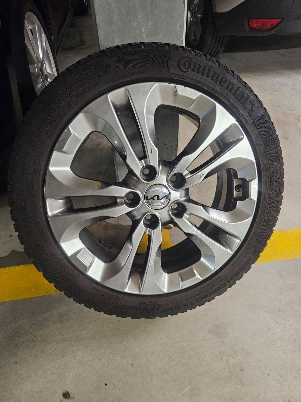Kia Pneus & Roues: Original Kia 17 Zoll Kompletträder – D'occasion à Studen BE par homawybo 4