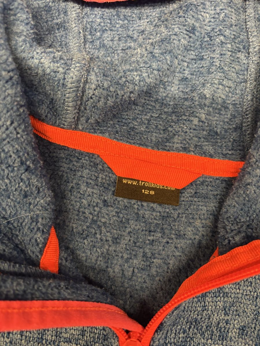 Pullover & Sweatshirts: TROLLKIDS Zip-Hoodie Gr. 128 – Gebraucht aus Zürich von chibaer 3