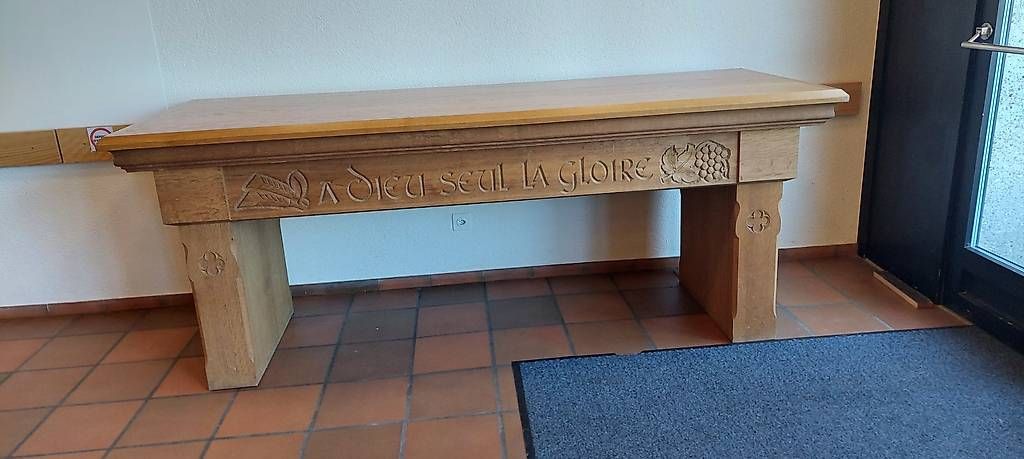 Tische: Table en bois massif – Gebraucht aus Rocourt von Ouzetau 1