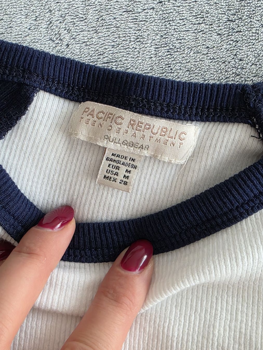 Pull&Bear T-shirt: Pull & Bear Langarmshirt, Weiss Dunkelblau, Grösse M – Nuovo (secondo la descrizione) da St Gallen venduto da vir_5kgt 3