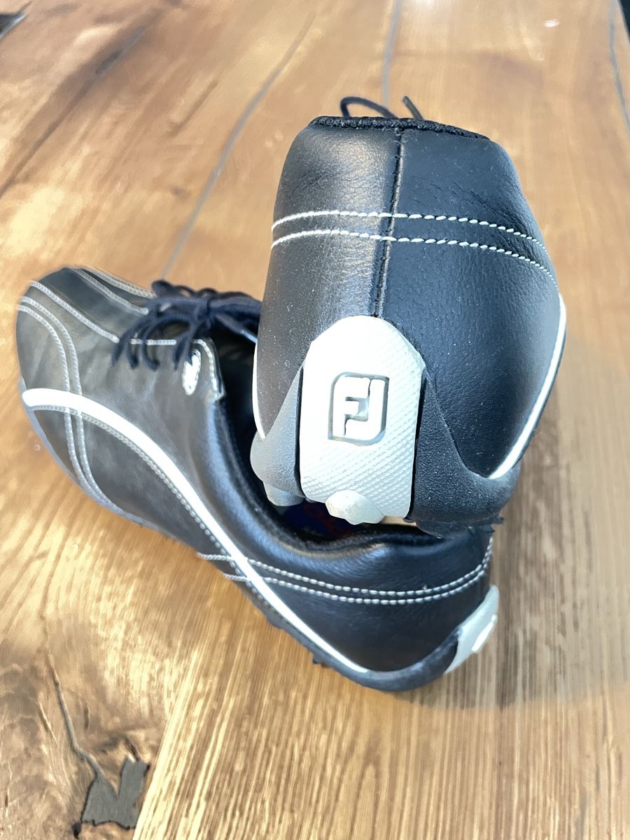 Scarpe da donna: Golfschuhe – Usato da Ennetbürgen venduto da scriccolo 3