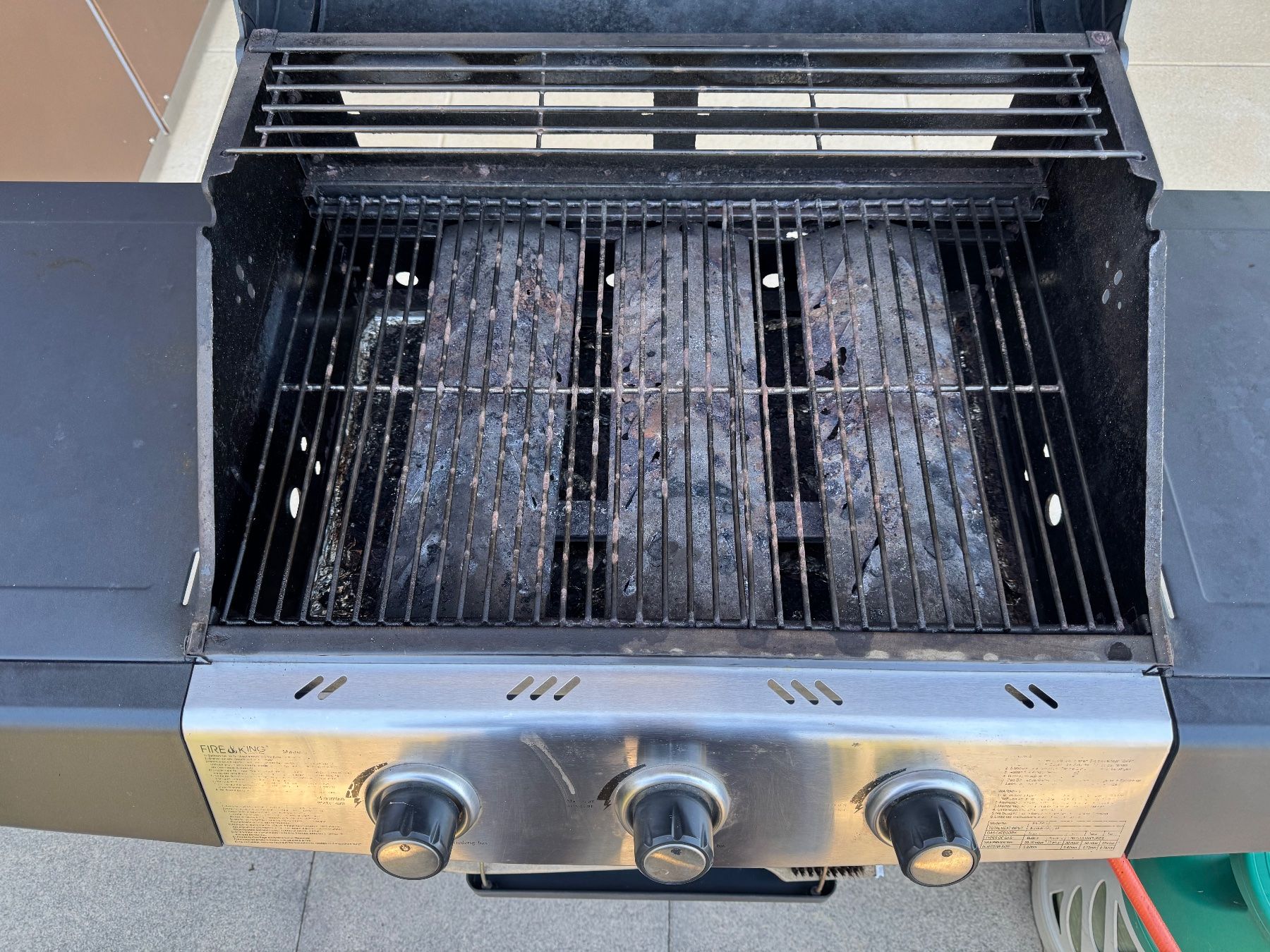 Griglie: Gasgrill mit Gasflasche – Usato da Grossdietwil venduto da Mascha2 3
