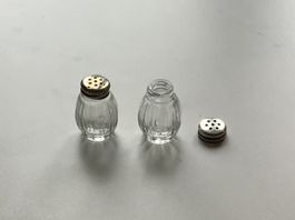 2 Christofle Sterling Silber und Kristall Salzstreuer