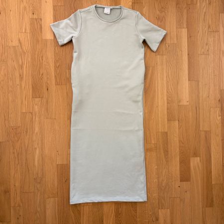 JAN N JUNE - Langes Triko-Kleid in Lindgrün, Grösse XS - NEU