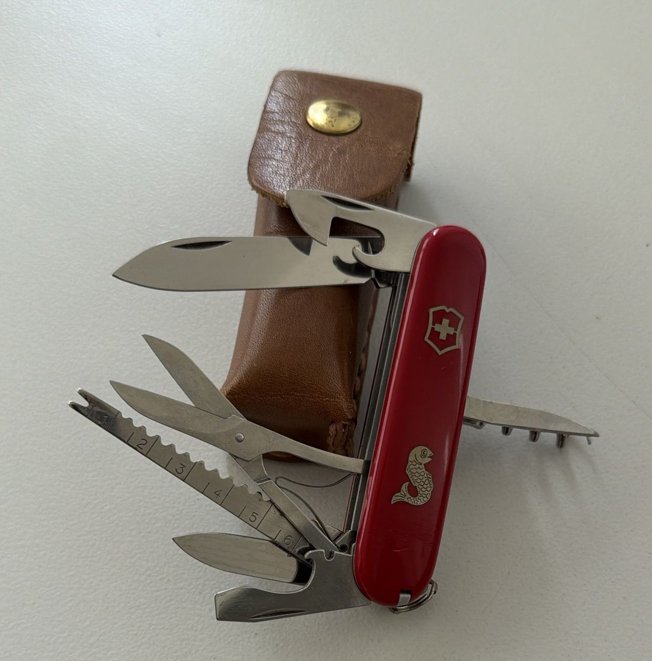 Victorinox Couteaux de poche: VICTORINOX SACKMESSER MIT ETUI – D'occasion à Zürich par Frei-Occasionen