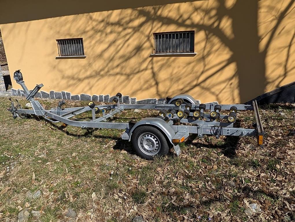 Rimorchi: Boot Anhänger  – Usato da Zürich venduto da Gilbertoberra