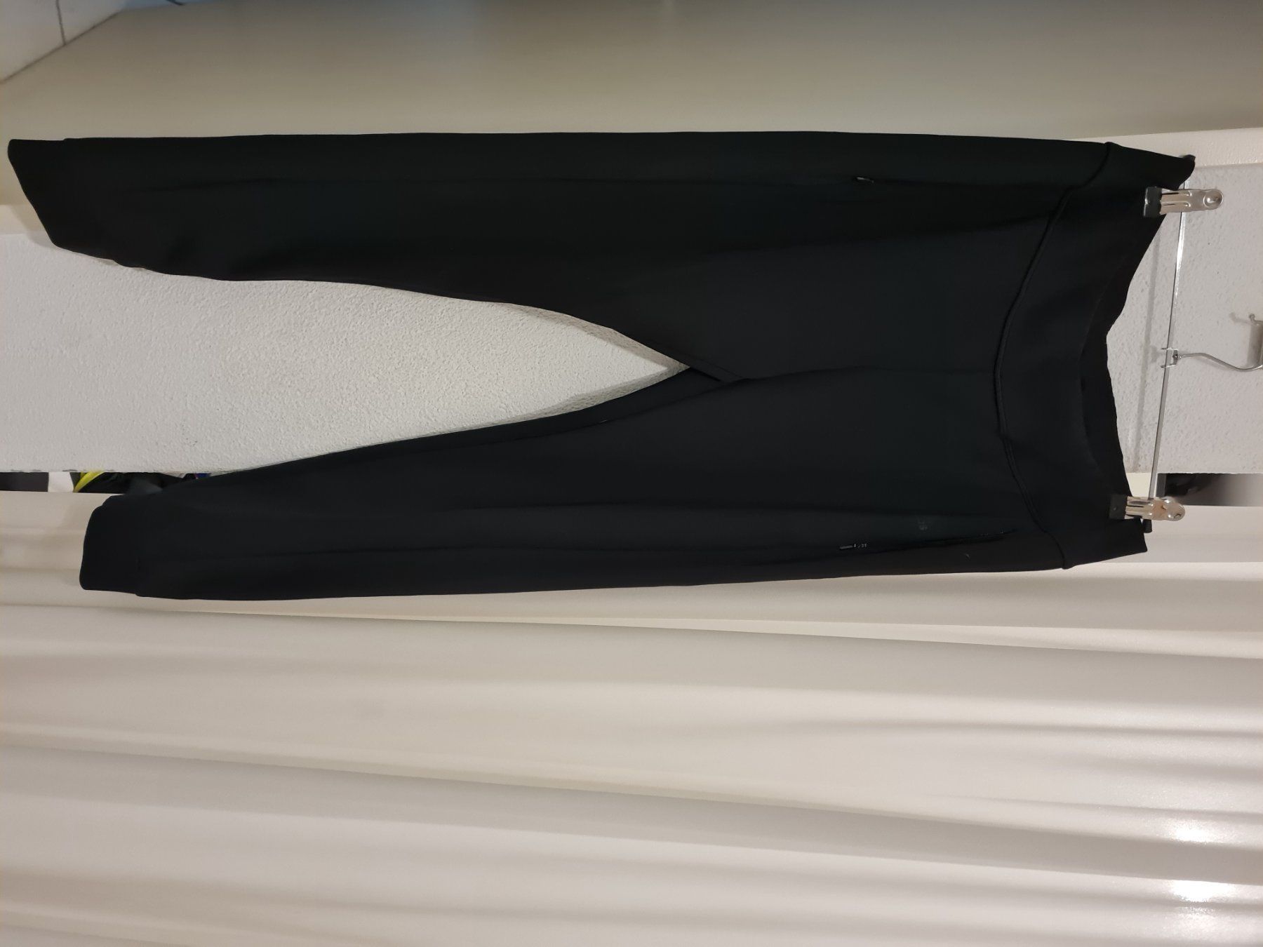 Pantaloni: Adidas trainerhose – Usato da Niedergösgen venduto da topol14