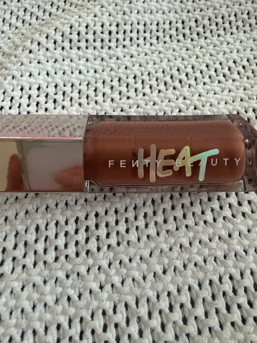 Make-up: Fenty gloss comb heat  – Nuovo (secondo la descrizione) da Zug venduto da wwwx