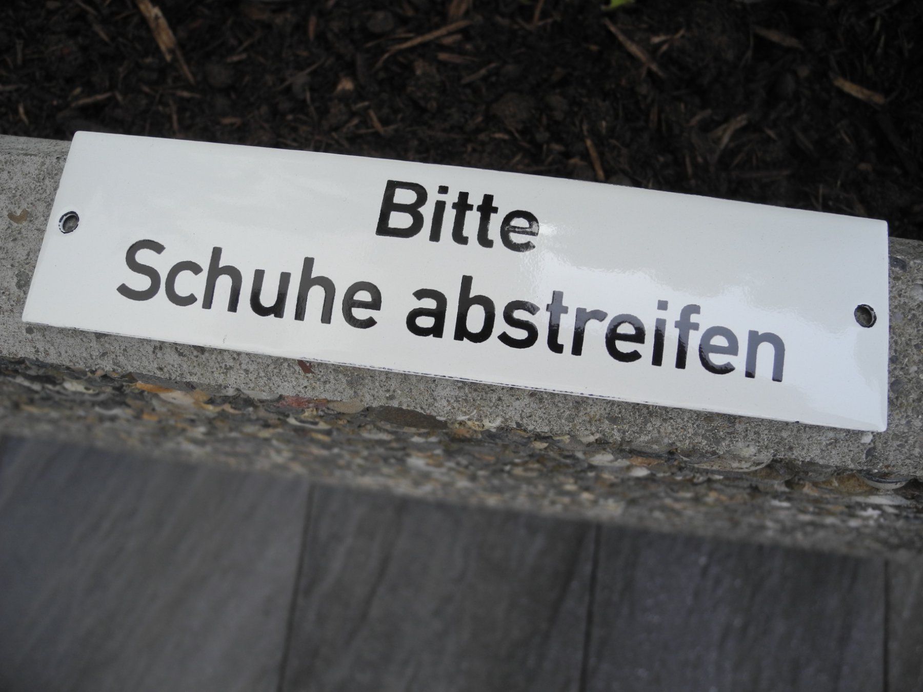 Insegne: BITTE SCHUHE ABSTREIFEN EMAILSCHILD – Nuovo (secondo la descrizione) da Reinach AG venduto da Huckleberrysix 1