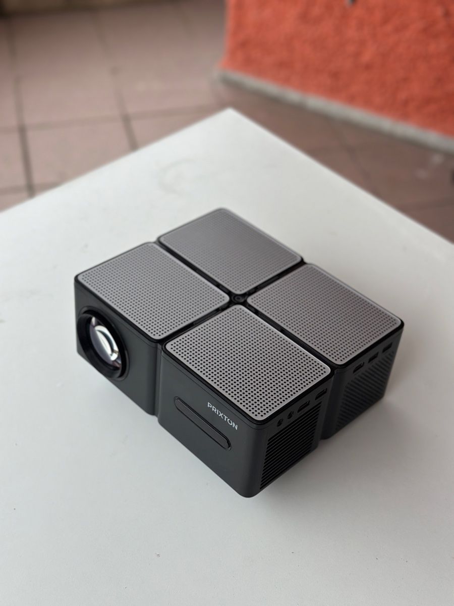 Fernseher: Projector PRIXTON Kubrick – Neu (gemäss Beschreibung) aus Glattbrugg von jbr_5w9t