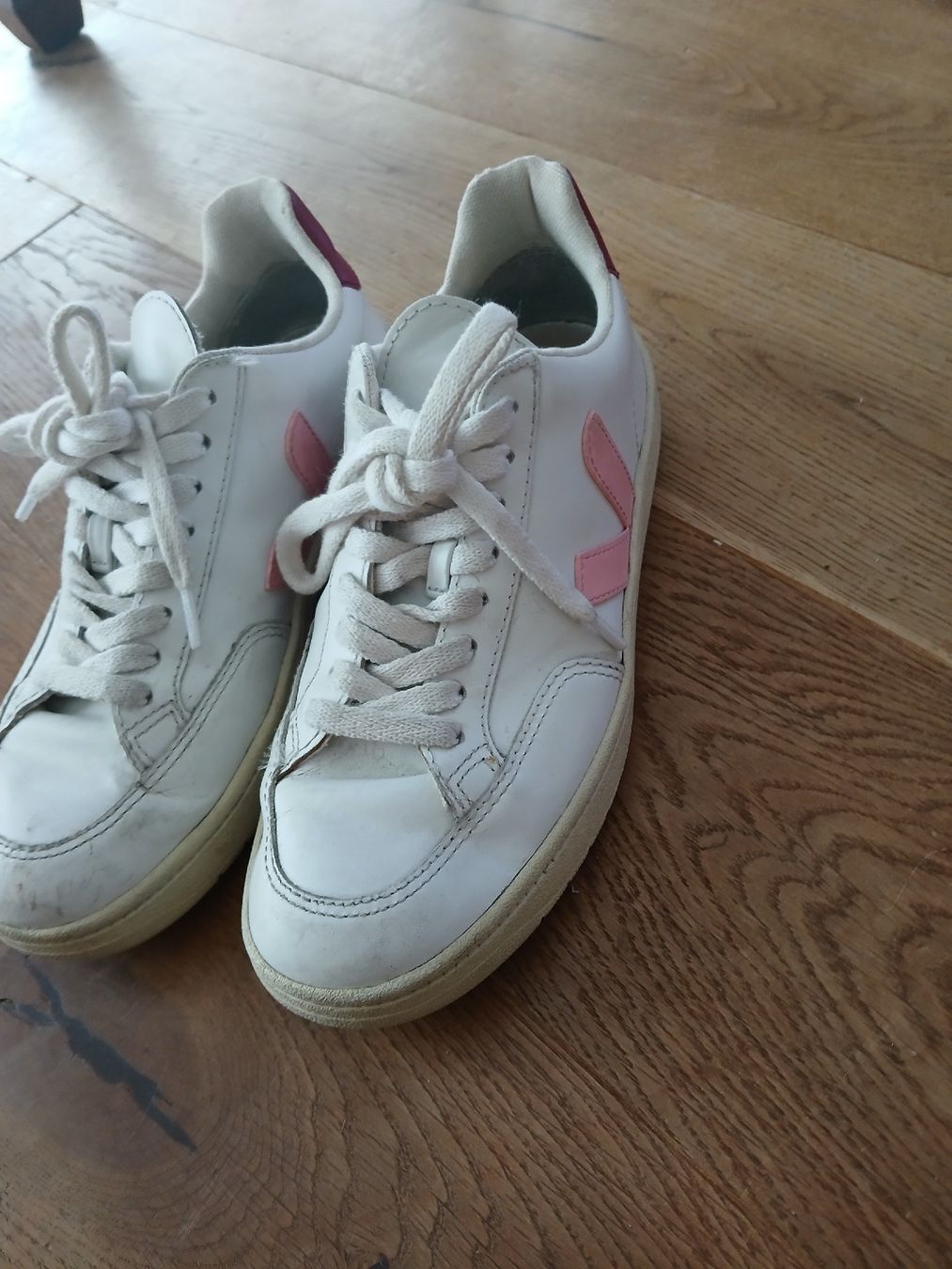 Veja Scarpe da donna: Schuh-Paket, Gr. 36 – Usato da Unterstammheim venduto da VBerni 1