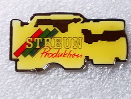 Ansteckpin 41: Streun Produktion