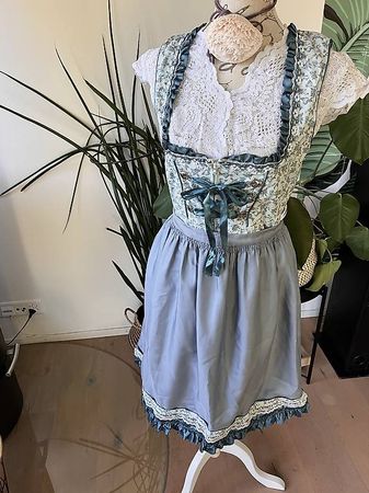 Dirndl grösse 42