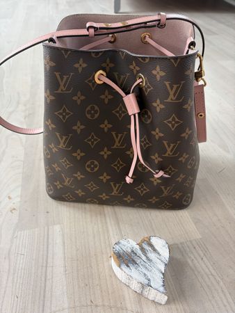 Louis Vuitton NéoNoé MM – Rose Ballerine