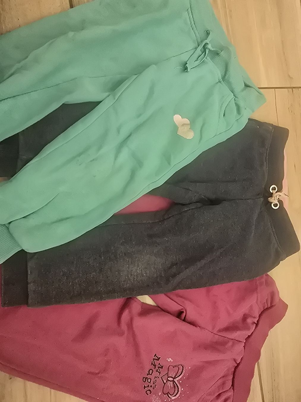 Pantaloni: Y2K GIRLS SWEATPANTS – Usato da Menziken venduto da farfalla2211