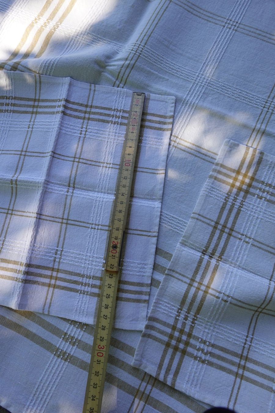 Altra biancheria da tavola: ältere Tischdecke + 3 Servietten creme/beige – Usato da Jona venduto da simongarden 4