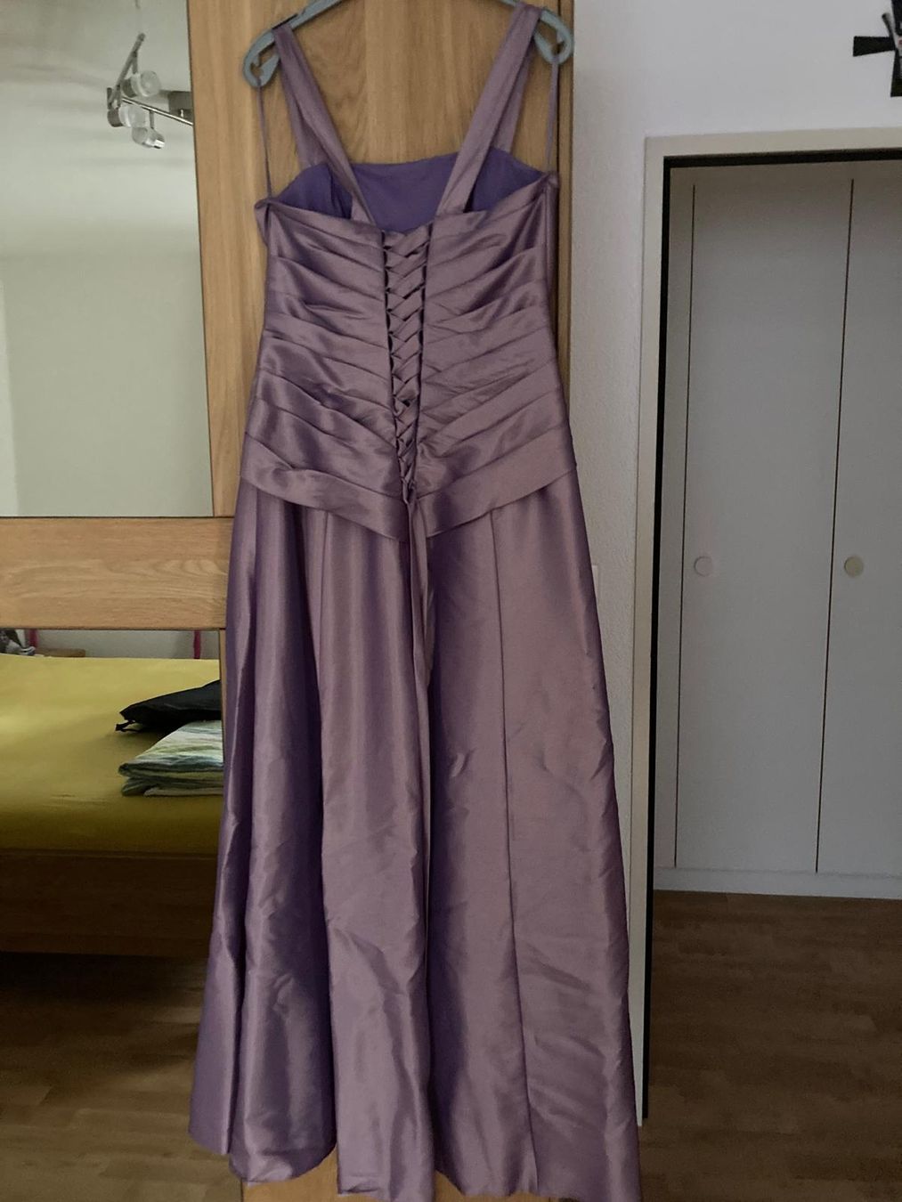 Vestiti: Wunderschönes Abendkleid Gr. 40/42 – Usato da Staad SG venduto da Reenalina 1